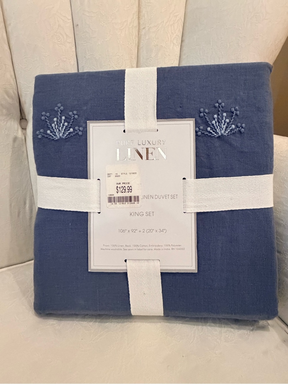 NWT KING DUVET 3 PIECE SET LINEN AND COTTON WITH BLUE EMBROIDERY.